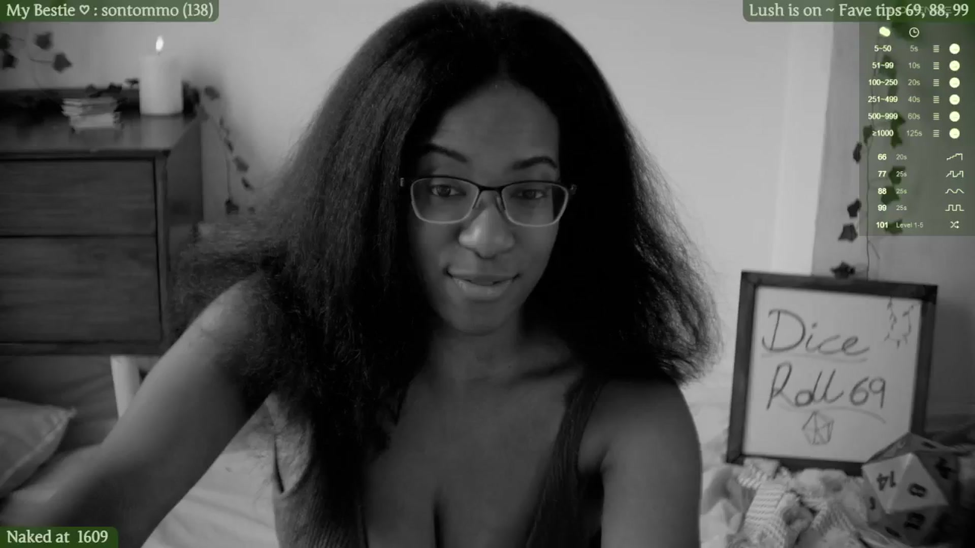 Gallery image thumbnail from JessieDames's myfreecams stream on, 06/12/2024, 16:45 image 9 of 20