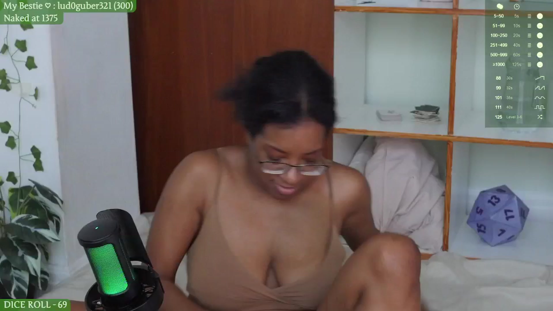 Gallery image thumbnail from JessieDames's myfreecams stream on, 07/30/2024, 15:59 image 12 of 20