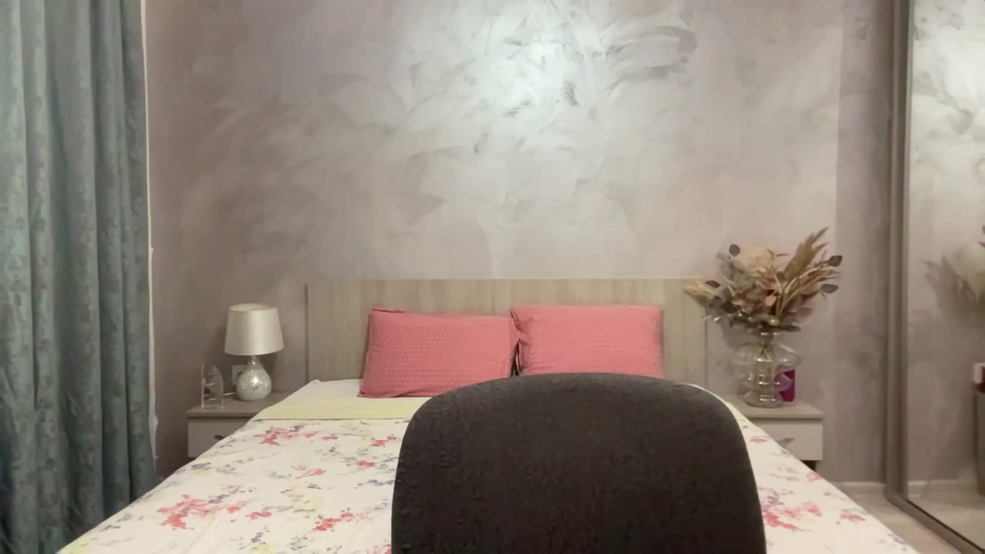 Gallery image thumbnail from JessieSoulx's myfreecams stream on, 01/25/2025, 16:35 image 16 of 20