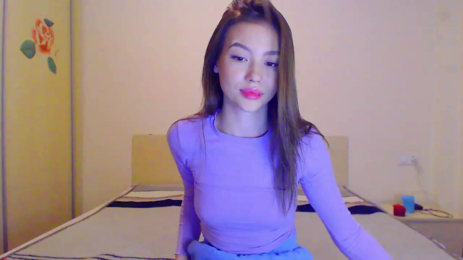 Gallery image thumbnail from Jessie_Bunny's myfreecams stream on, 12/25/2022, 21:08 image 2 of 20