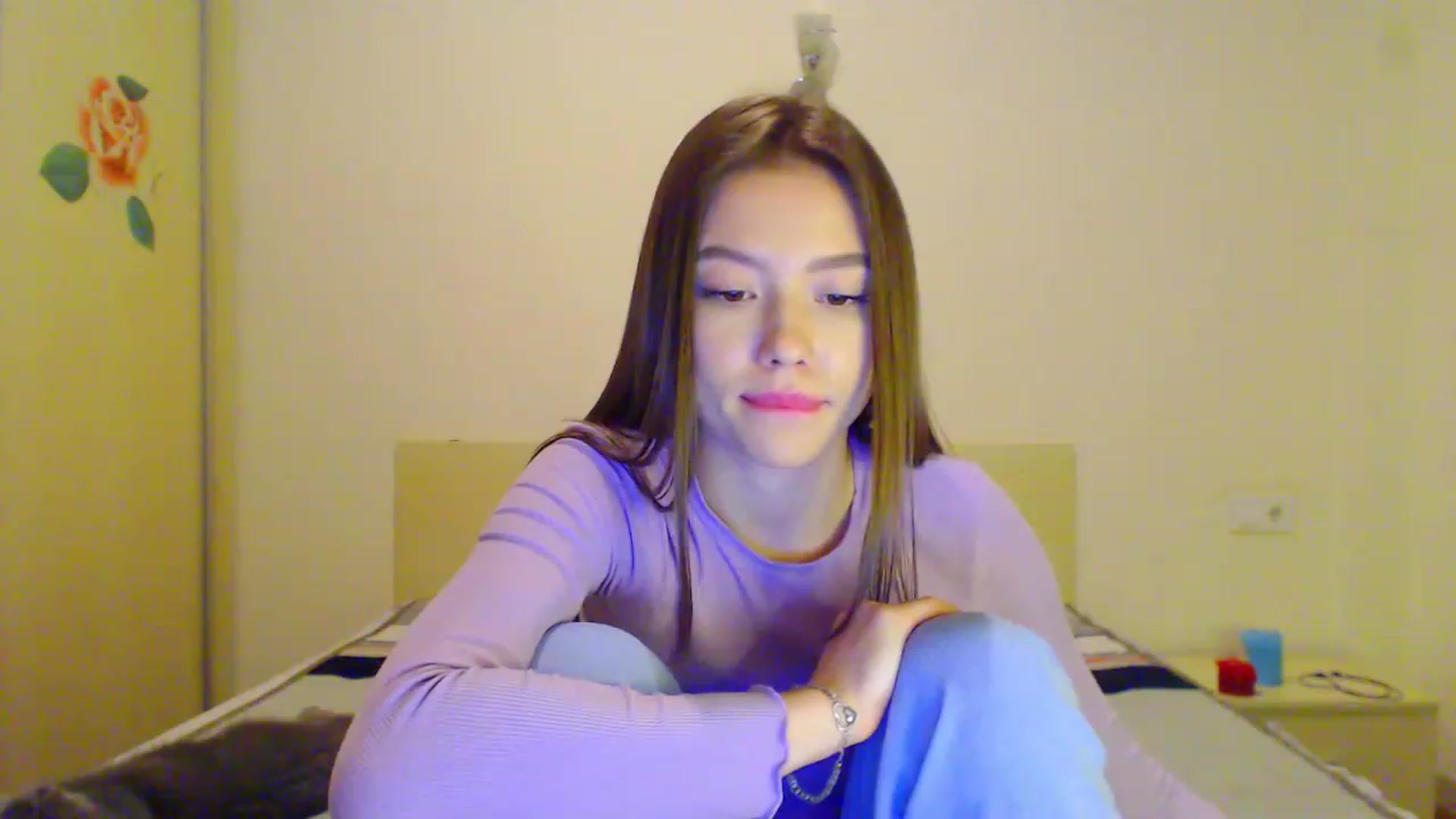 Gallery image thumbnail from Jessie_Bunny's myfreecams stream on, 12/25/2022, 22:29 image 15 of 20