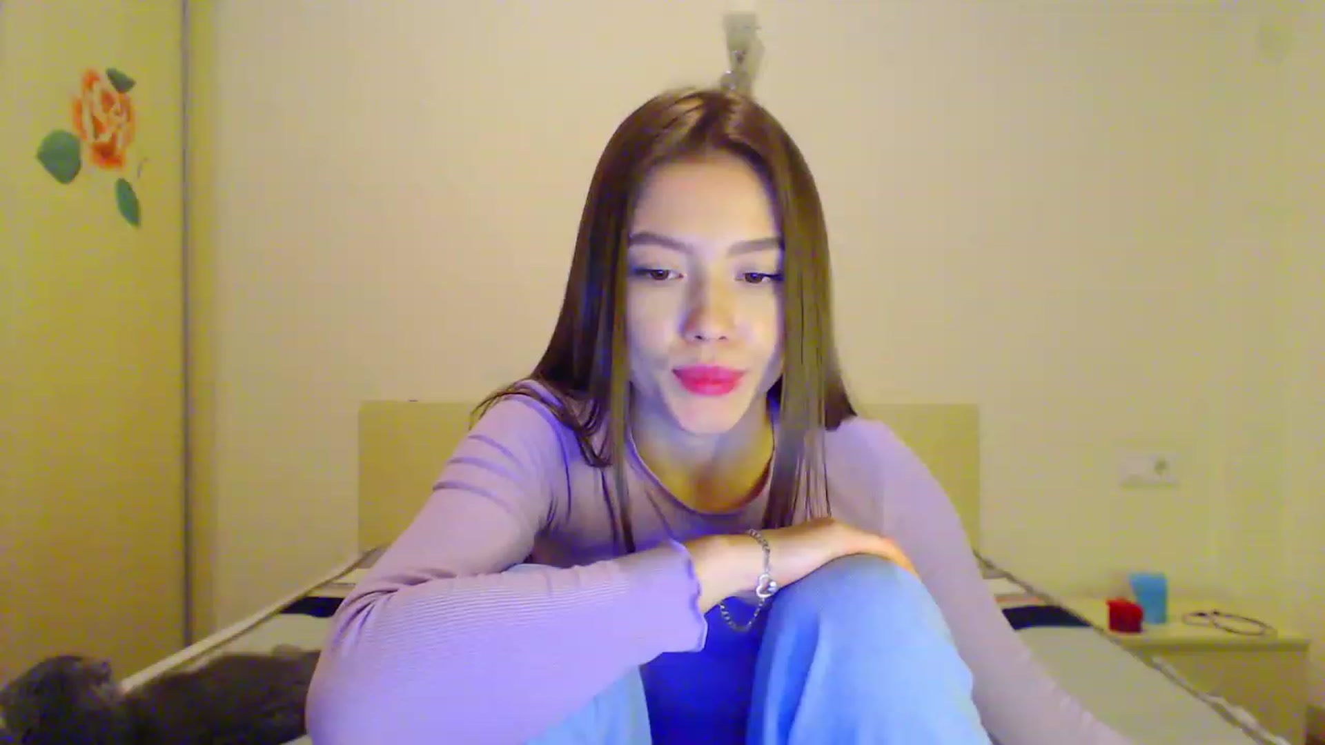 Gallery image thumbnail from Jessie_Bunny's myfreecams stream on, 12/25/2022, 22:29 image 16 of 20