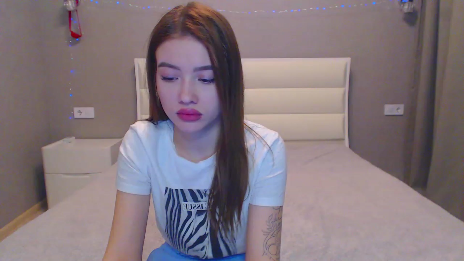 Gallery image thumbnail from Jessie_Bunny's myfreecams stream on, 02/18/2023, 18:55 image 6 of 20