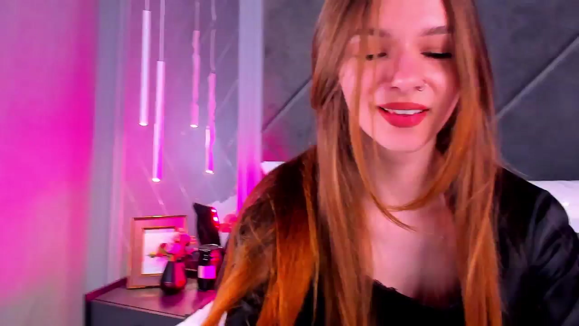Gallery image thumbnail from Jessika18's myfreecams stream on, 04/25/2026, 12:54 image 18 of 20