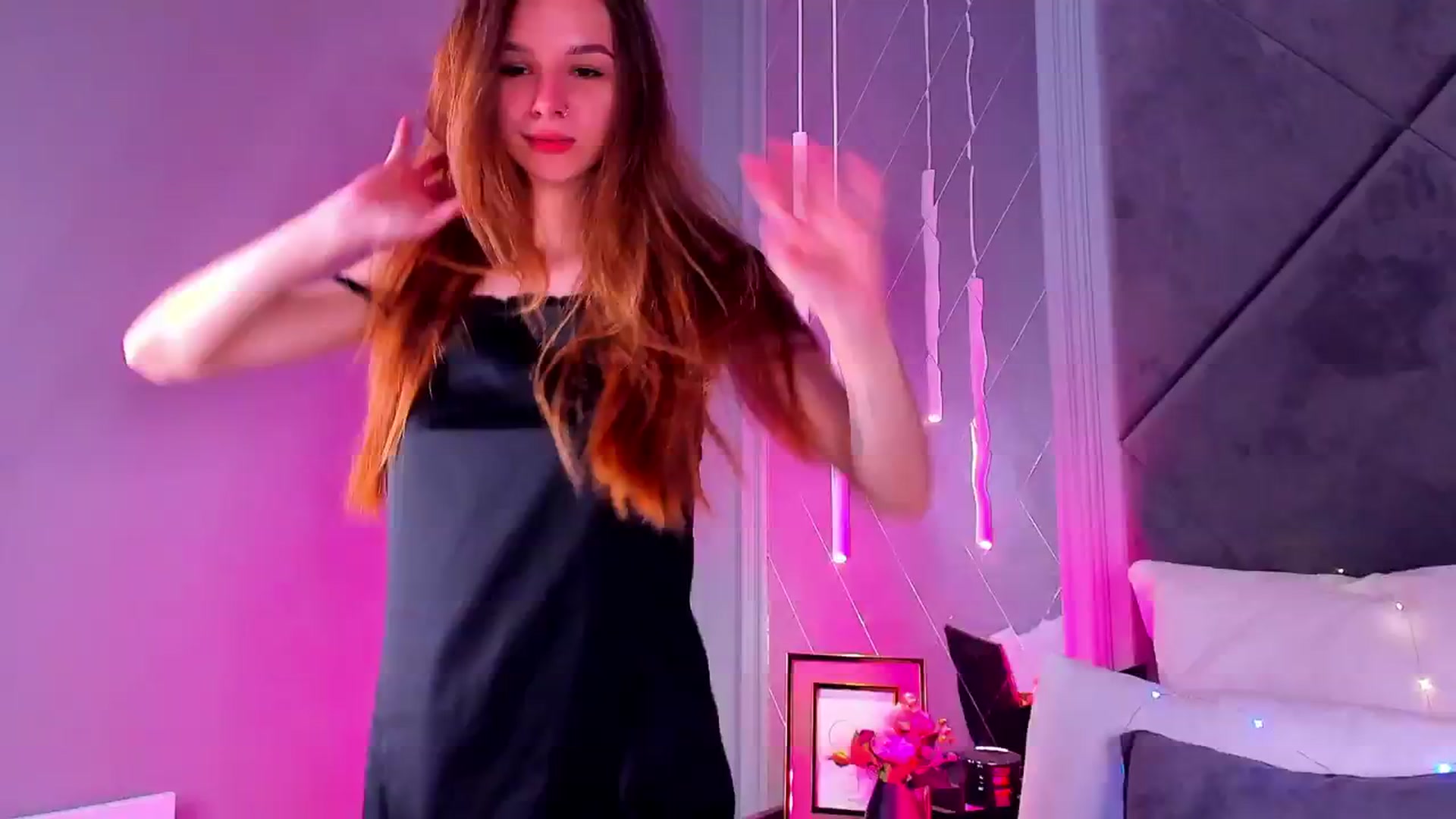 Gallery image thumbnail from Jessika18's myfreecams stream on, 04/25/2026, 19:09 image 11 of 20
