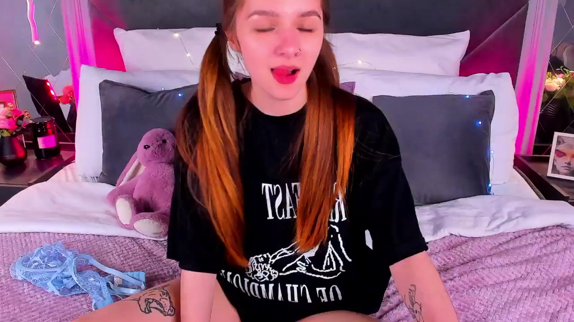 Gallery image thumbnail from Jessika18's myfreecams stream on, 04/26/2026, 16:38 image 10 of 20