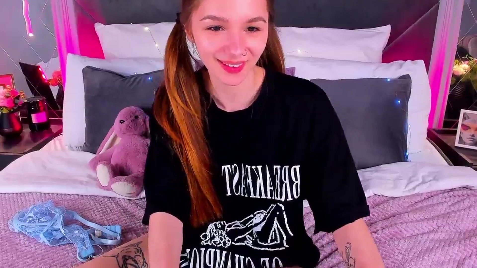 Gallery image thumbnail from Jessika18's myfreecams stream on, 04/26/2026, 16:38 image 13 of 20