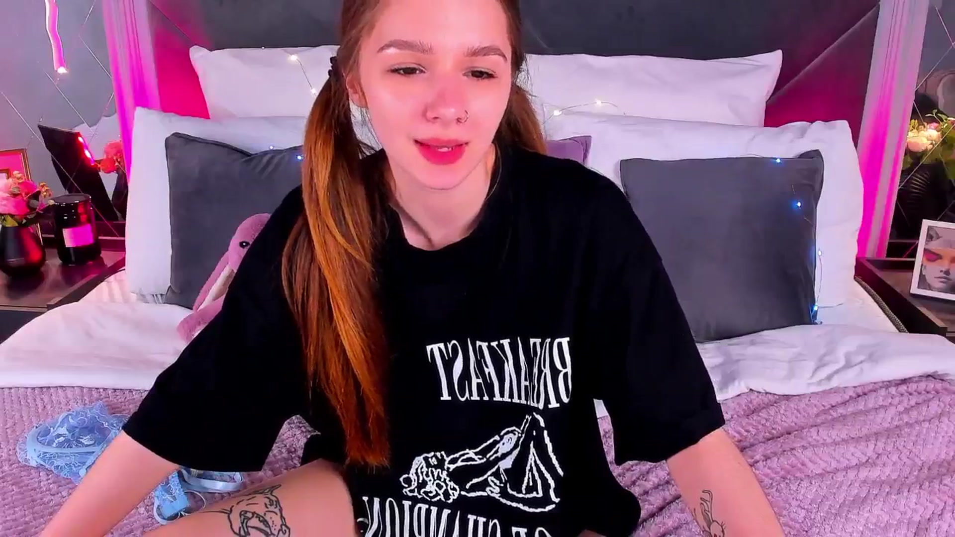 Gallery image thumbnail from Jessika18's myfreecams stream on, 04/26/2026, 16:38 image 16 of 20
