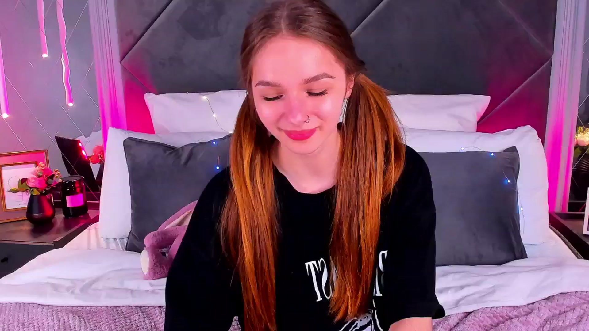 Gallery image thumbnail from Jessika18's myfreecams stream on, 04/26/2026, 17:37 image 11 of 20