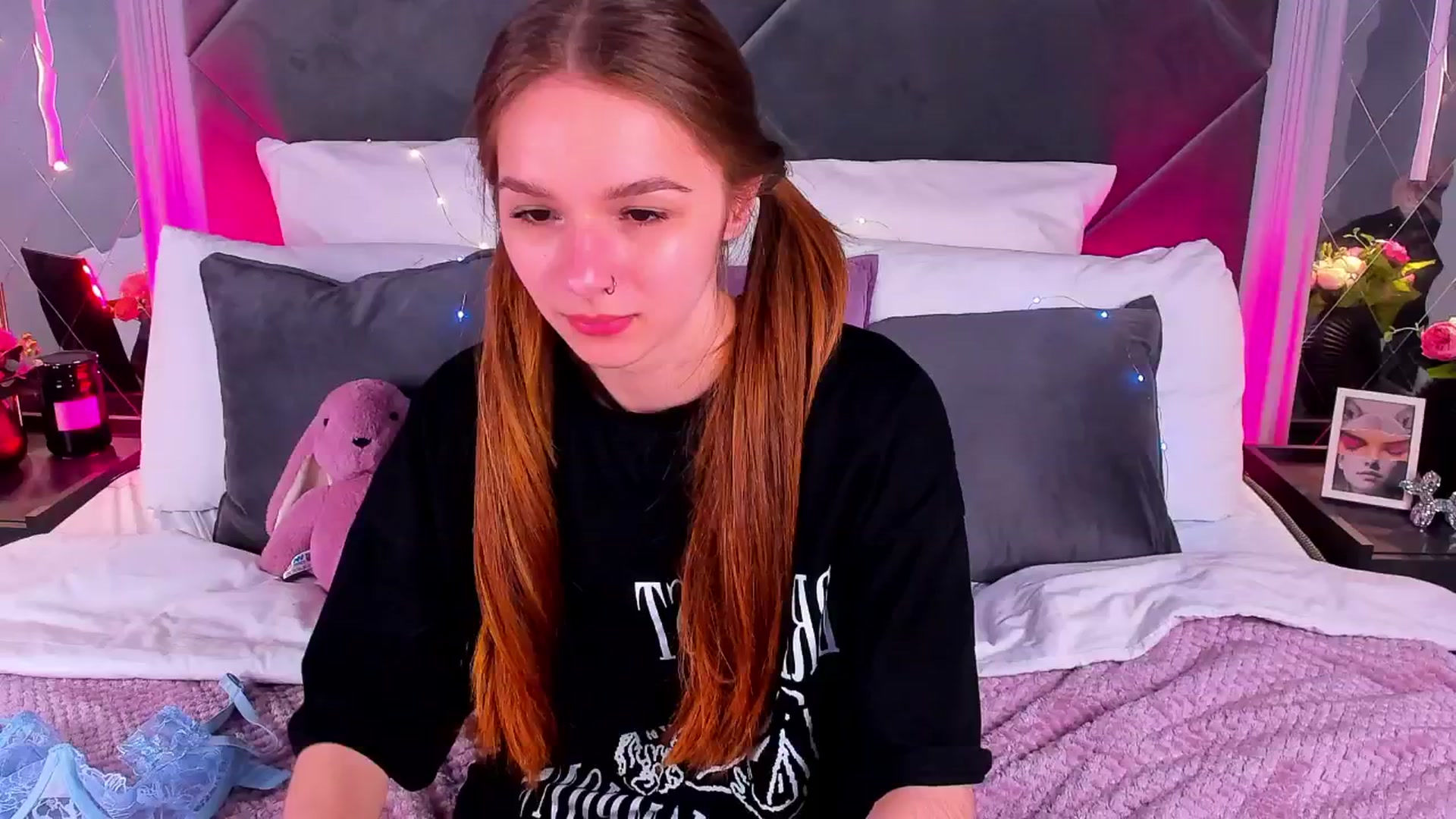 Gallery image thumbnail from Jessika18's myfreecams stream on, 04/26/2026, 18:18 image 14 of 20