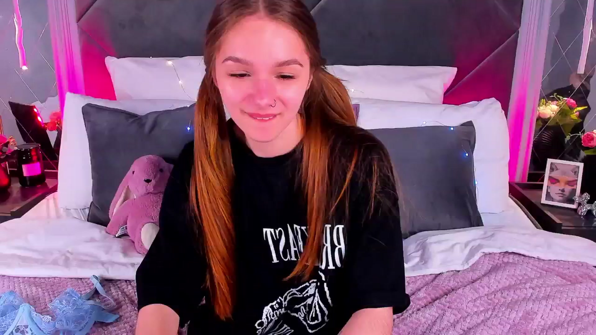 Gallery image thumbnail from Jessika18's myfreecams stream on, 04/26/2026, 18:18 image 11 of 20