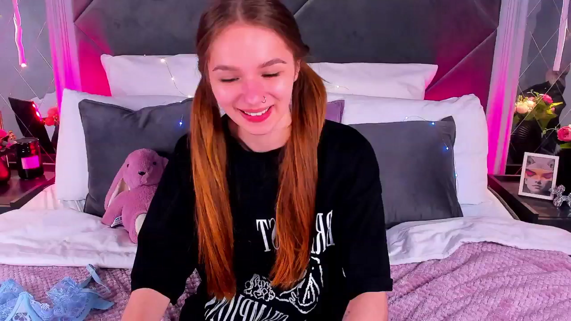 Gallery image thumbnail from Jessika18's myfreecams stream on, 04/26/2026, 18:18 image 13 of 20