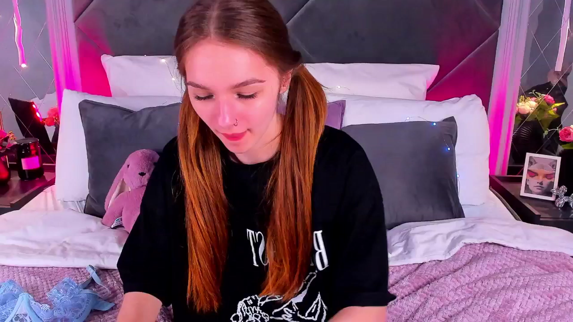 Gallery image thumbnail from Jessika18's myfreecams stream on, 04/26/2026, 18:18 image 16 of 20