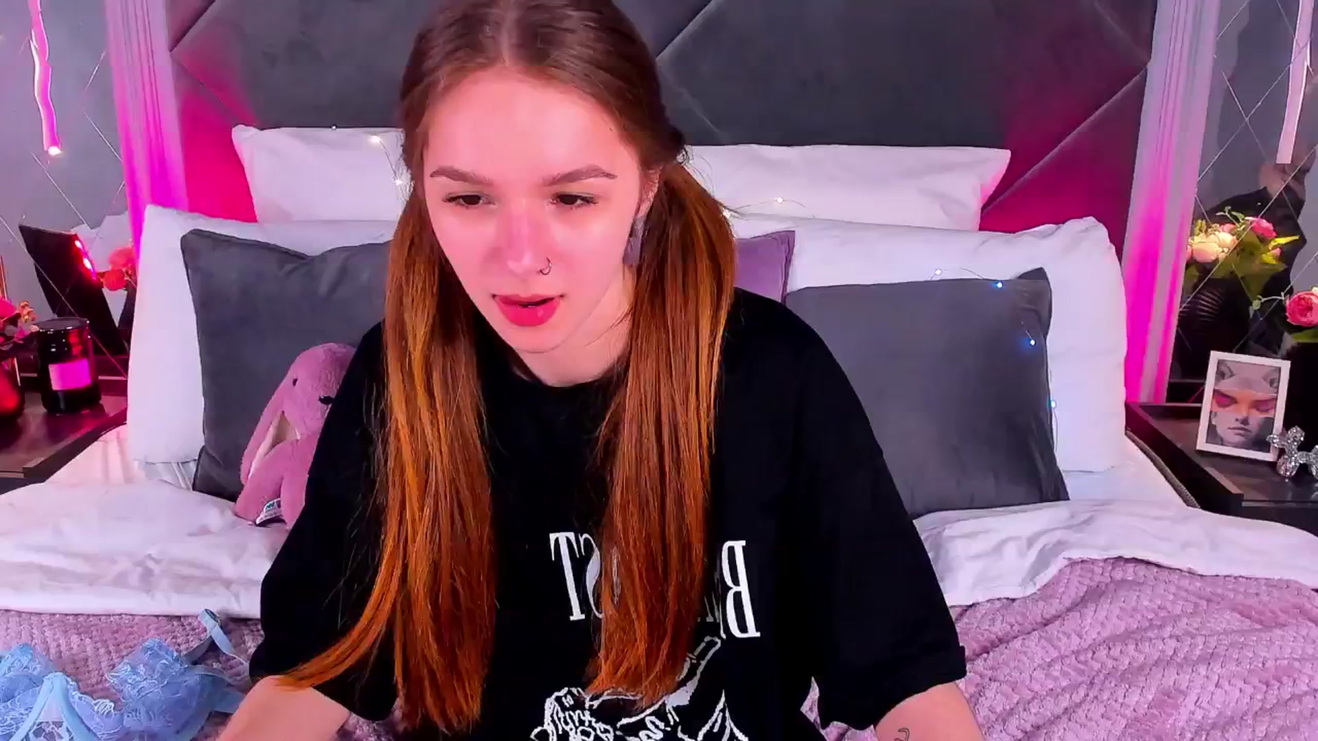 Gallery image thumbnail from Jessika18's myfreecams stream on, 04/26/2026, 18:18 image 18 of 20
