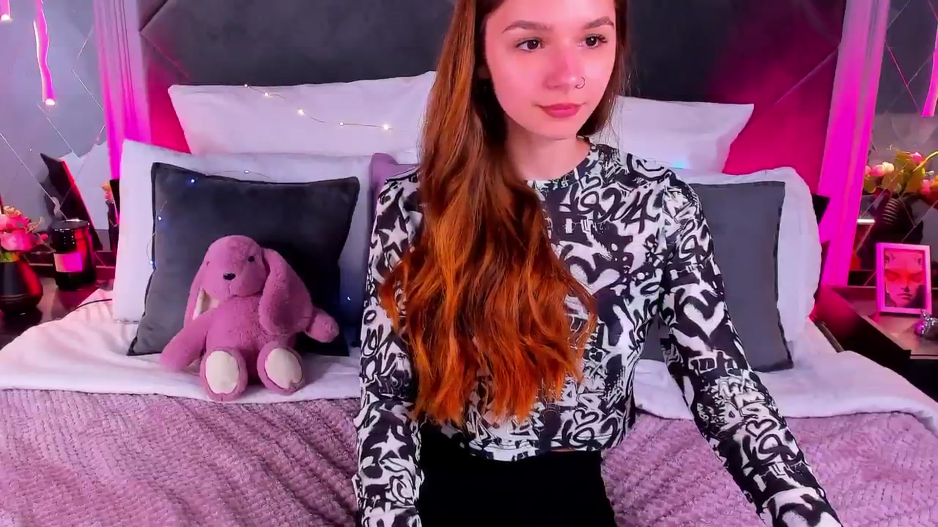 Gallery image thumbnail from Jessika18's myfreecams stream on, 04/28/2026, 15:02 image 2 of 20