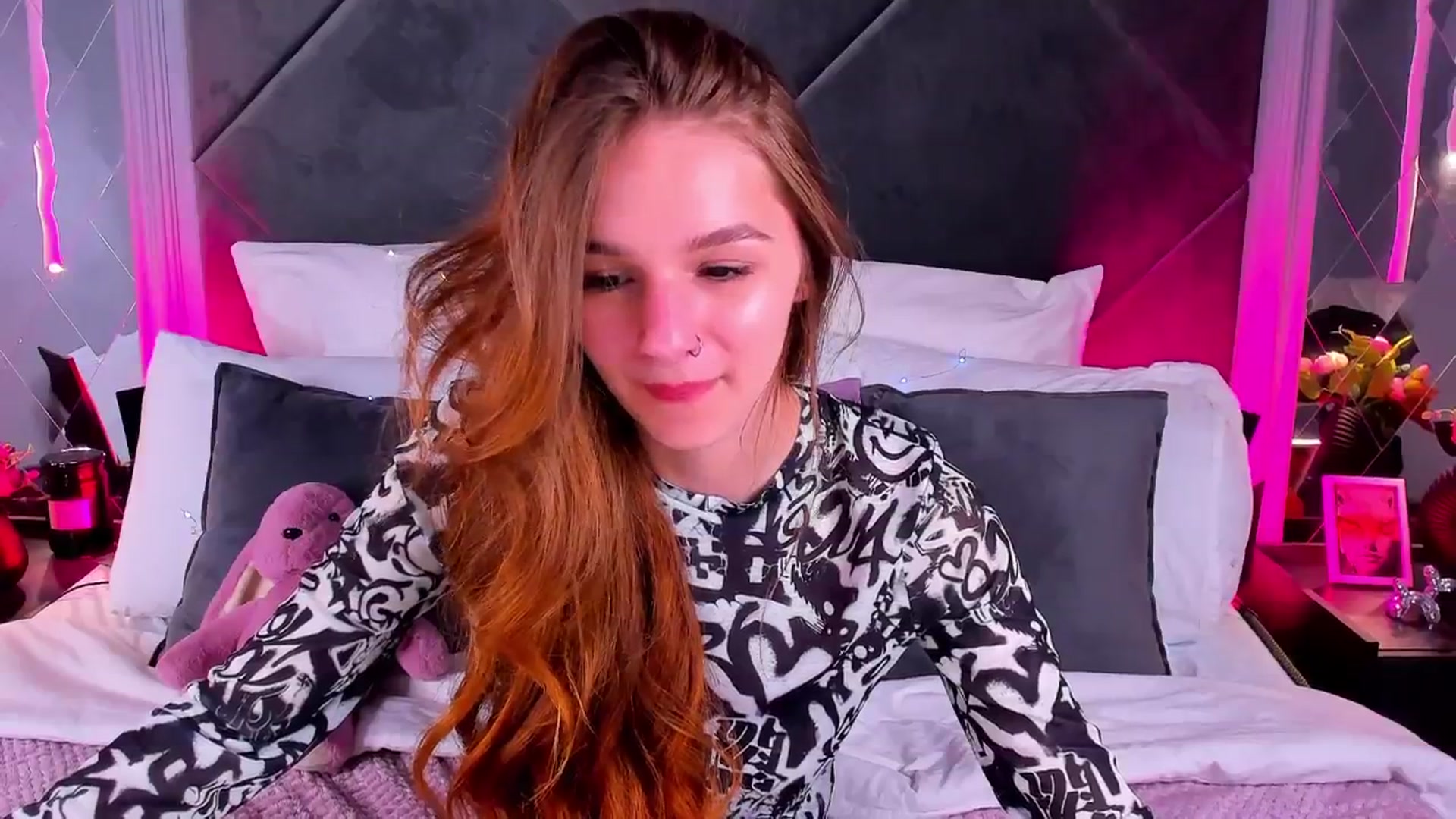 Gallery image thumbnail from Jessika18's myfreecams stream on, 04/28/2026, 16:26 image 10 of 20