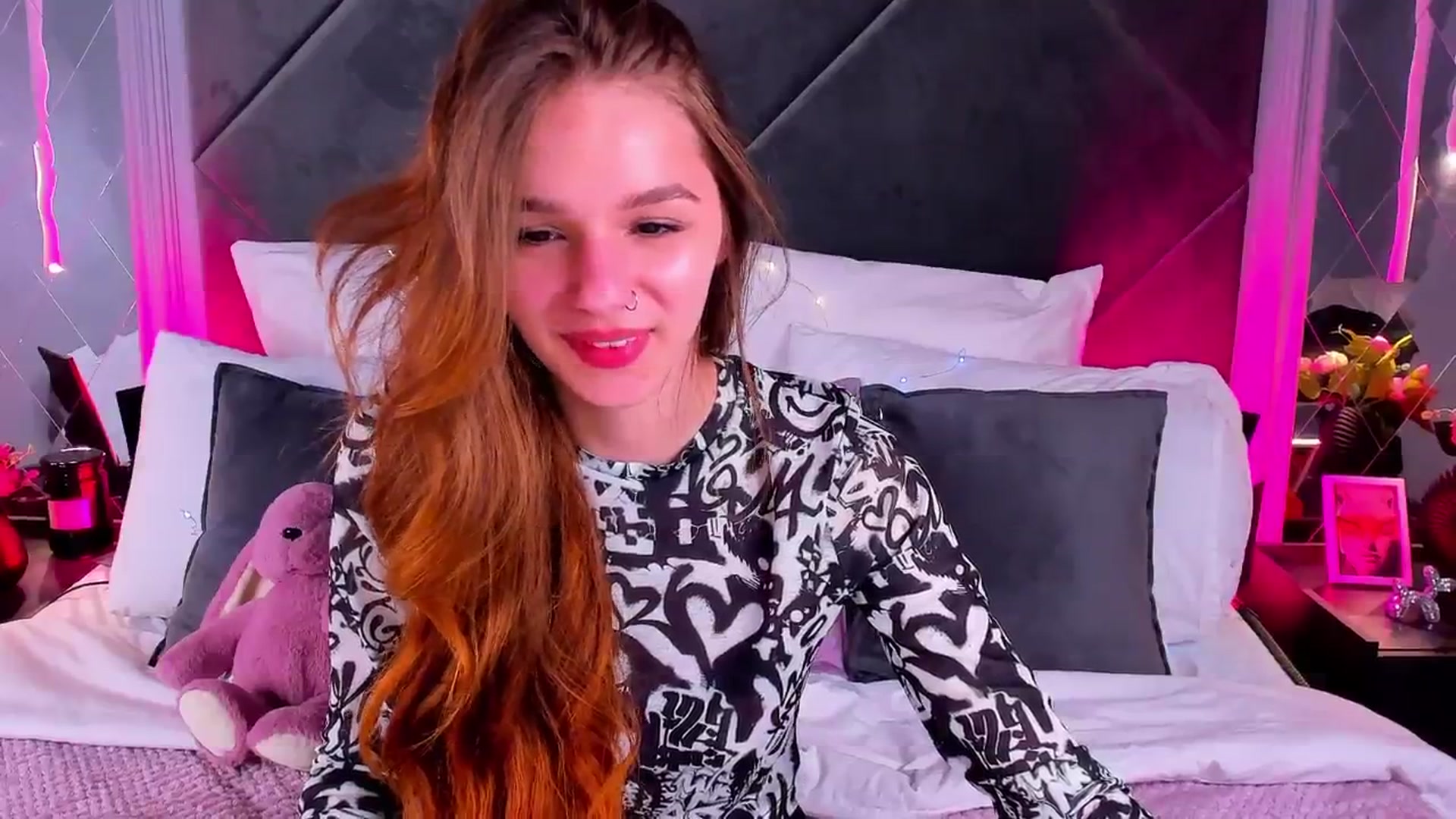 Gallery image thumbnail from Jessika18's myfreecams stream on, 04/28/2026, 16:26 image 8 of 20