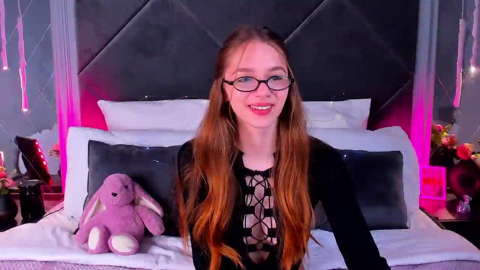 Gallery image thumbnail from Jessika18's myfreecams stream on, 04/30/2026, 12:48 image 20 of 20