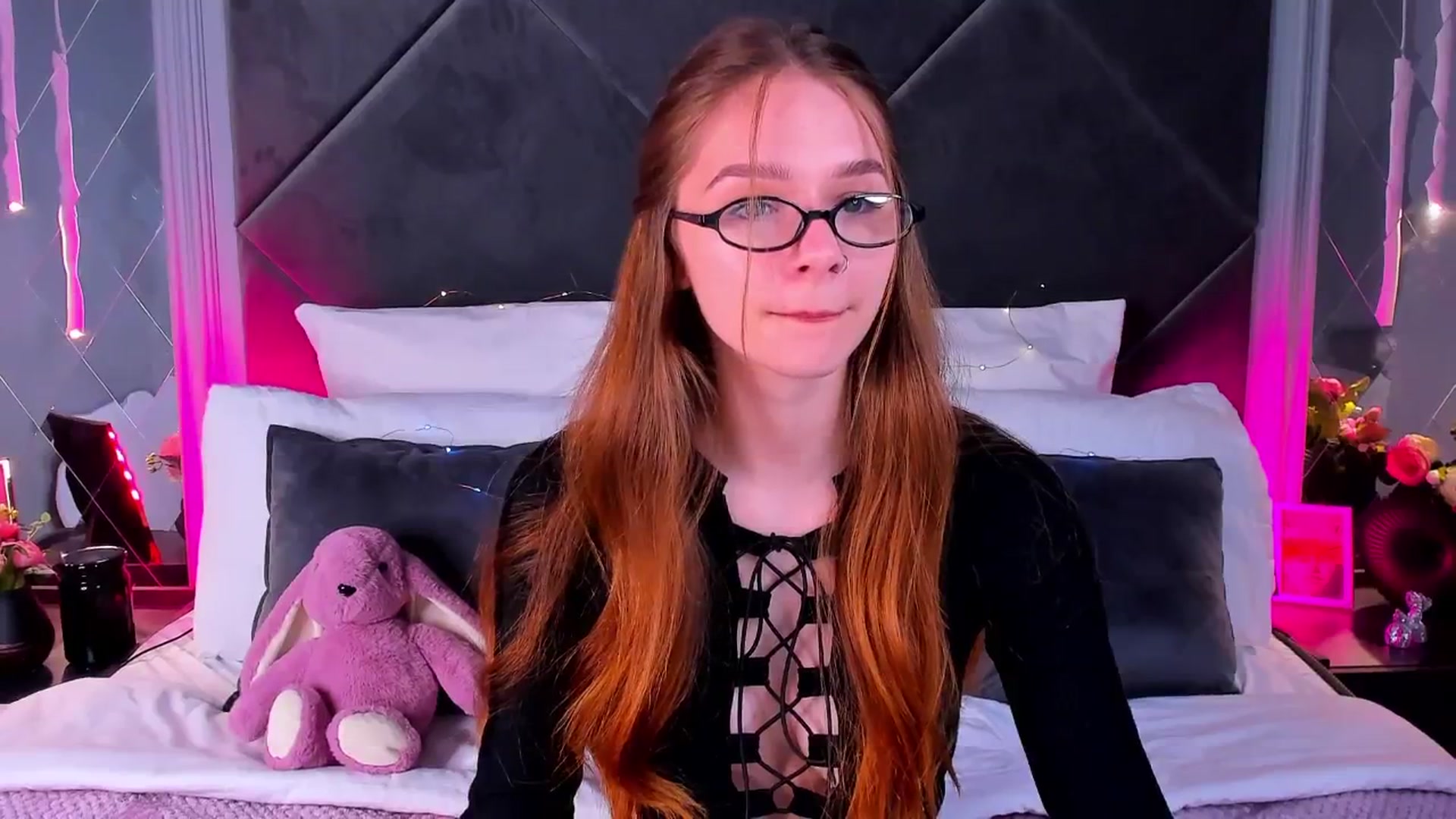 Gallery image thumbnail from Jessika18's myfreecams stream on, 04/30/2026, 12:48 image 19 of 20