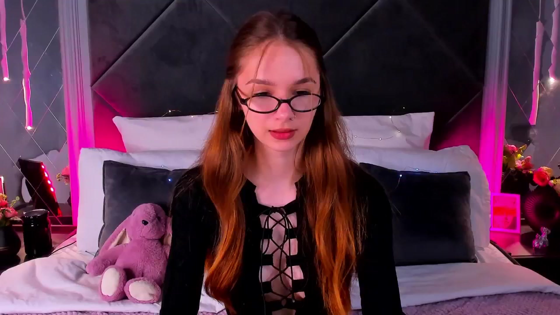 Gallery image thumbnail from Jessika18's myfreecams stream on, 04/30/2026, 12:48 image 6 of 20