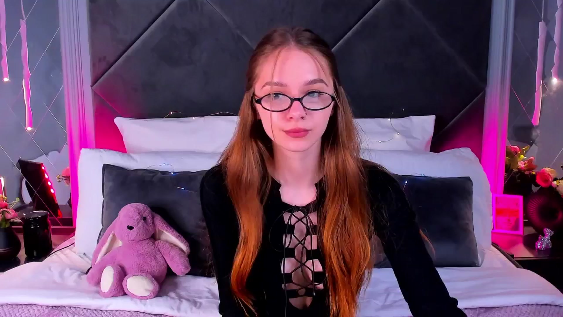 Gallery image thumbnail from Jessika18's myfreecams stream on, 04/30/2026, 12:48 image 13 of 20
