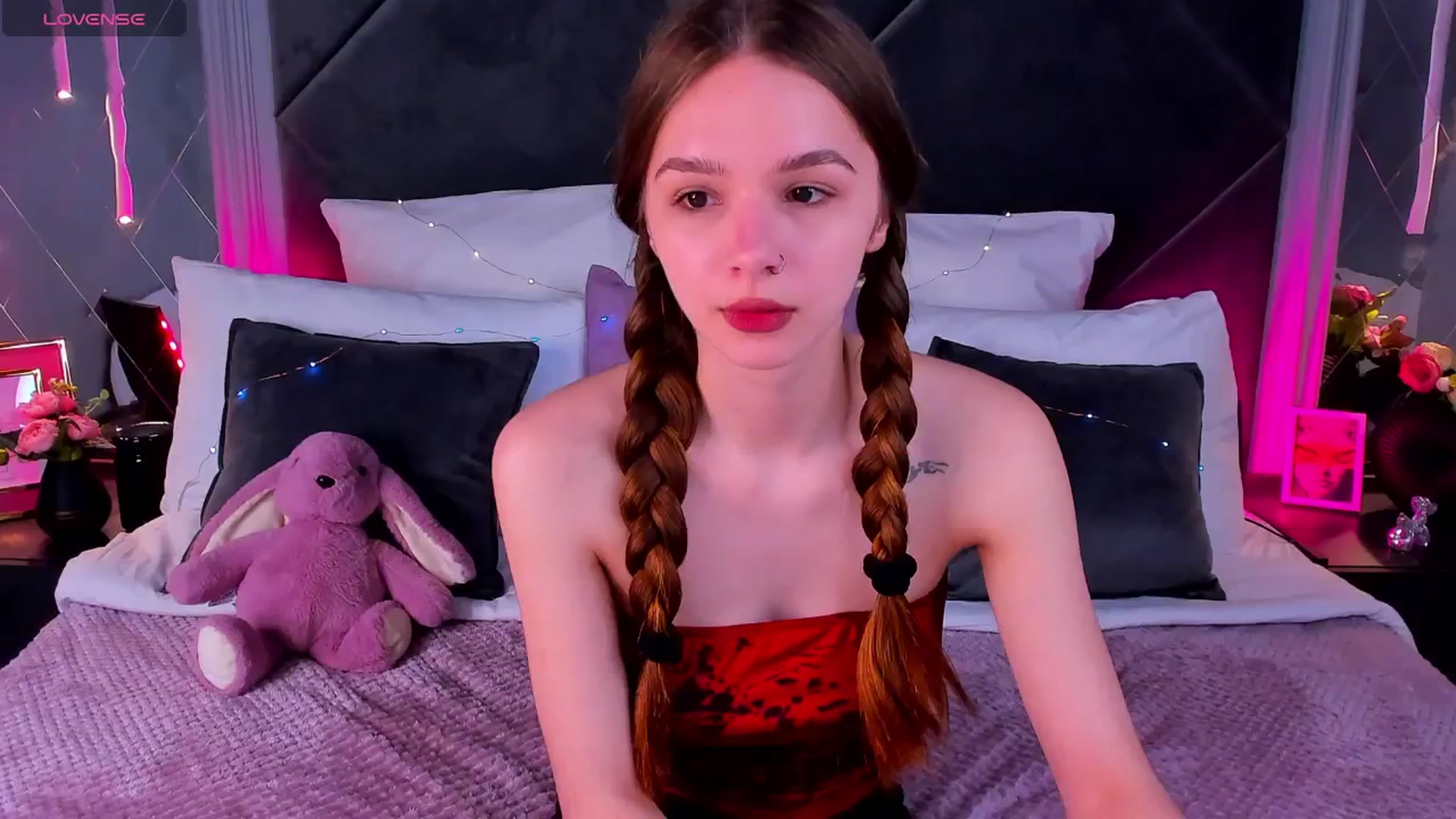 Gallery image thumbnail from Jessika18's myfreecams stream on, 05/01/2026, 12:16 image 17 of 20