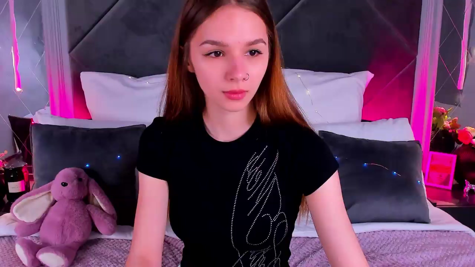 Gallery image thumbnail from Jessika18's myfreecams stream on, 05/08/2026, 12:31 image 1 of 20