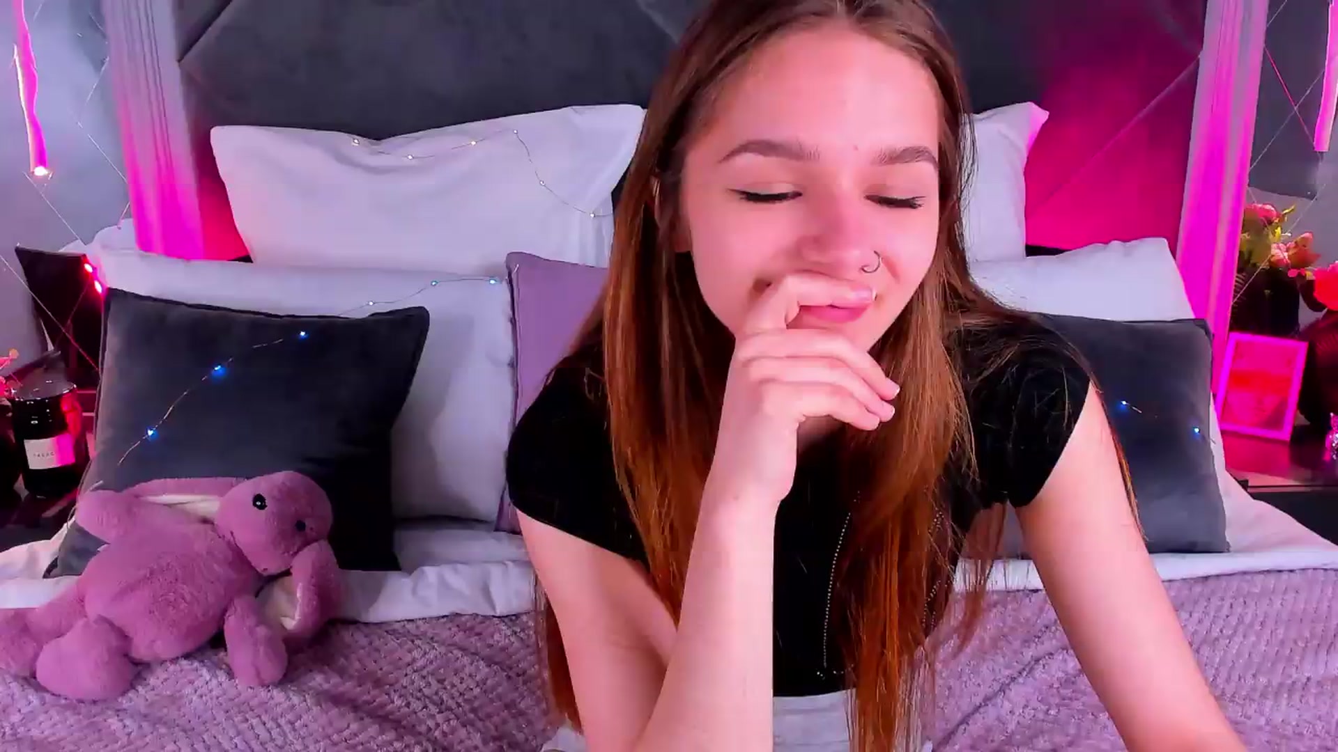 Gallery image thumbnail from Jessika18's myfreecams stream on, 05/08/2026, 14:56 image 13 of 20