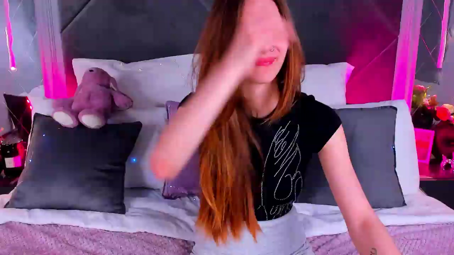 Gallery image thumbnail from Jessika18's myfreecams stream on, 05/08/2026, 19:01 image 6 of 20