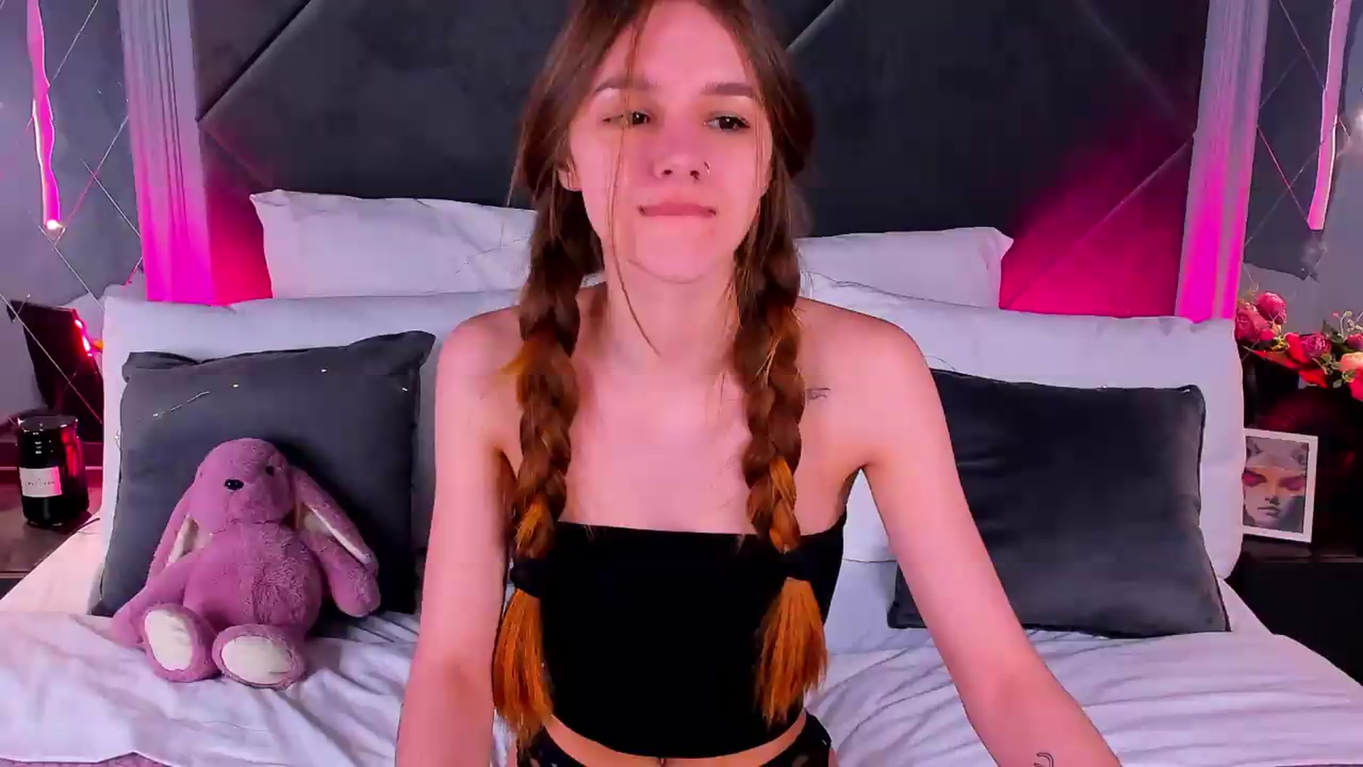 Gallery image thumbnail from Jessika18's myfreecams stream on, 05/15/2026, 15:33 image 10 of 20