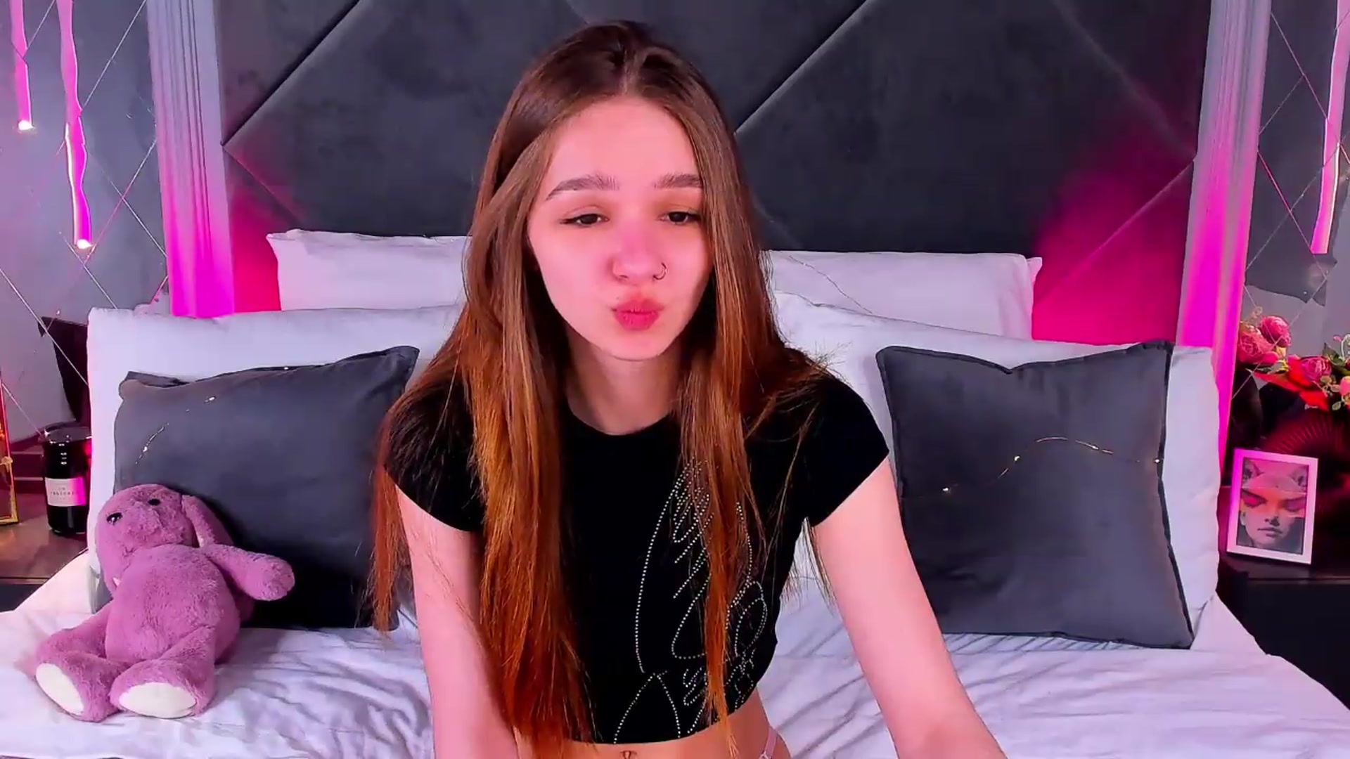 Gallery image thumbnail from Jessika18's myfreecams stream on, 05/16/2026, 15:31 image 10 of 20