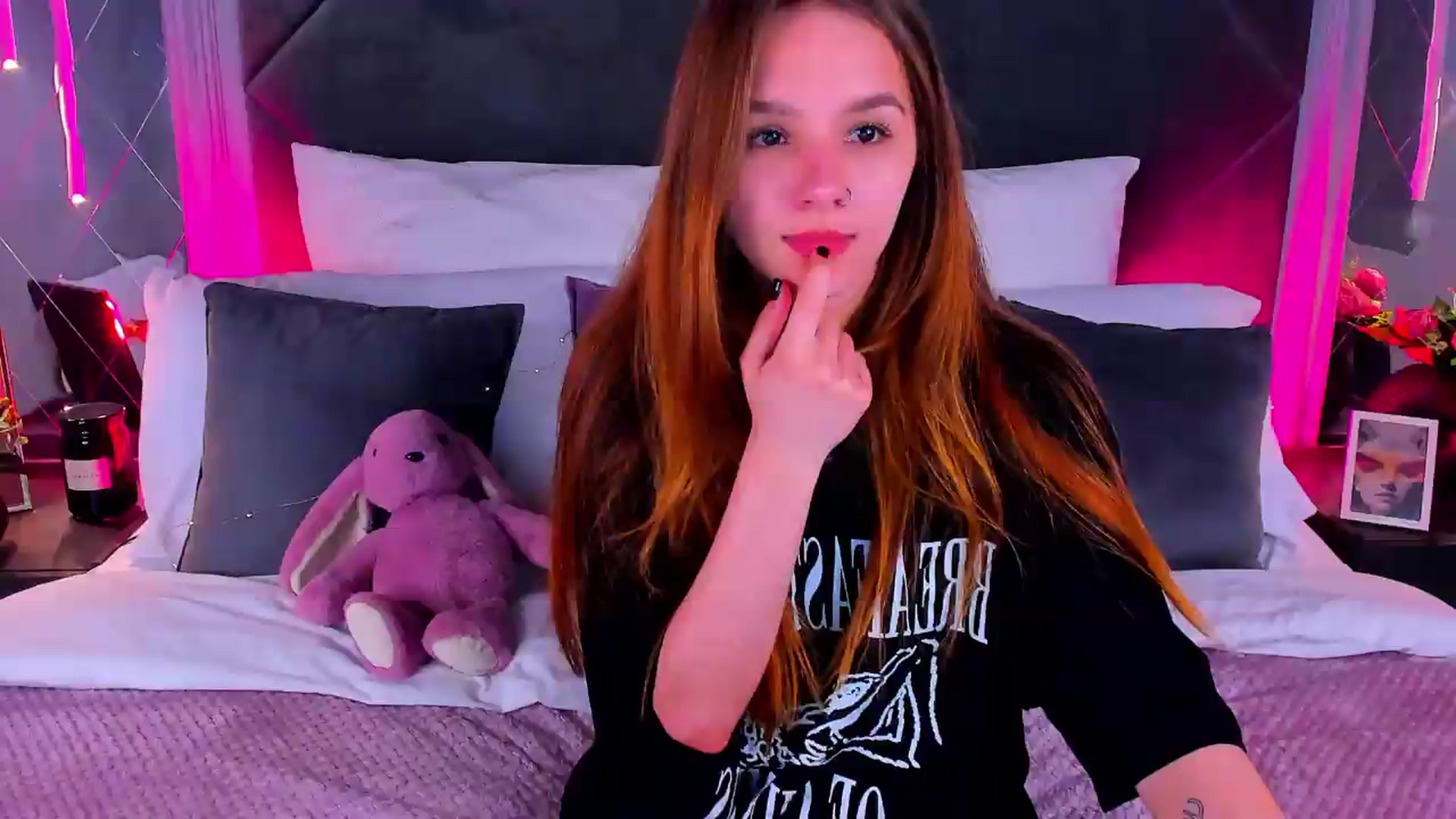 Gallery image thumbnail from Jessika18's myfreecams stream on, 05/22/2026, 16:41 image 2 of 20