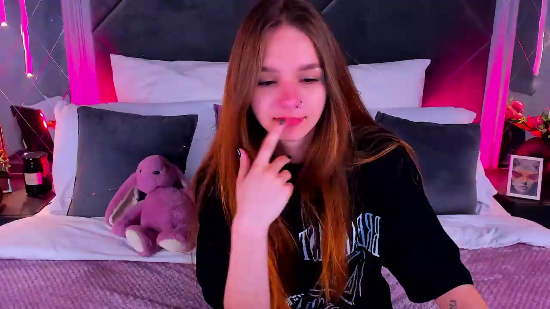 Gallery image thumbnail from Jessika18's myfreecams stream on, 05/22/2026, 16:41 image 11 of 20