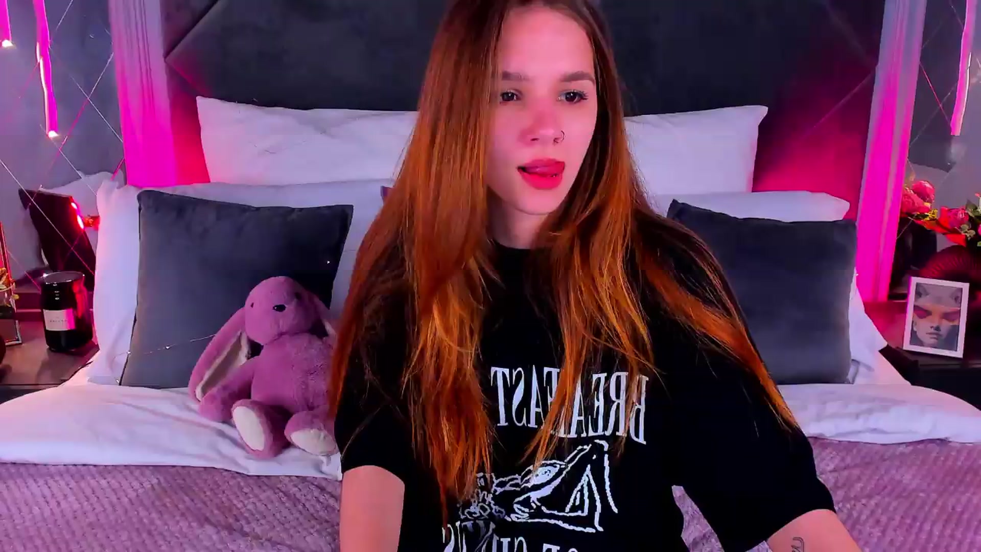 Gallery image thumbnail from Jessika18's myfreecams stream on, 05/22/2026, 16:41 image 1 of 20