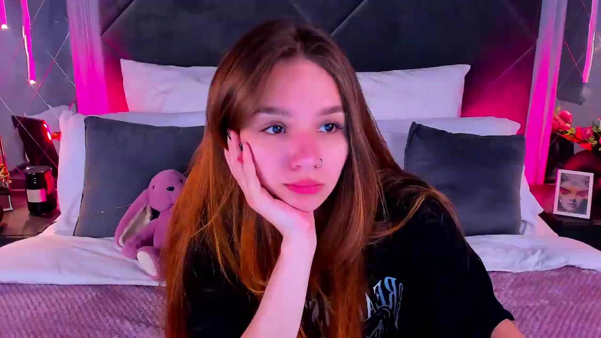 Gallery image thumbnail from Jessika18's myfreecams stream on, 05/22/2026, 16:41 image 10 of 20