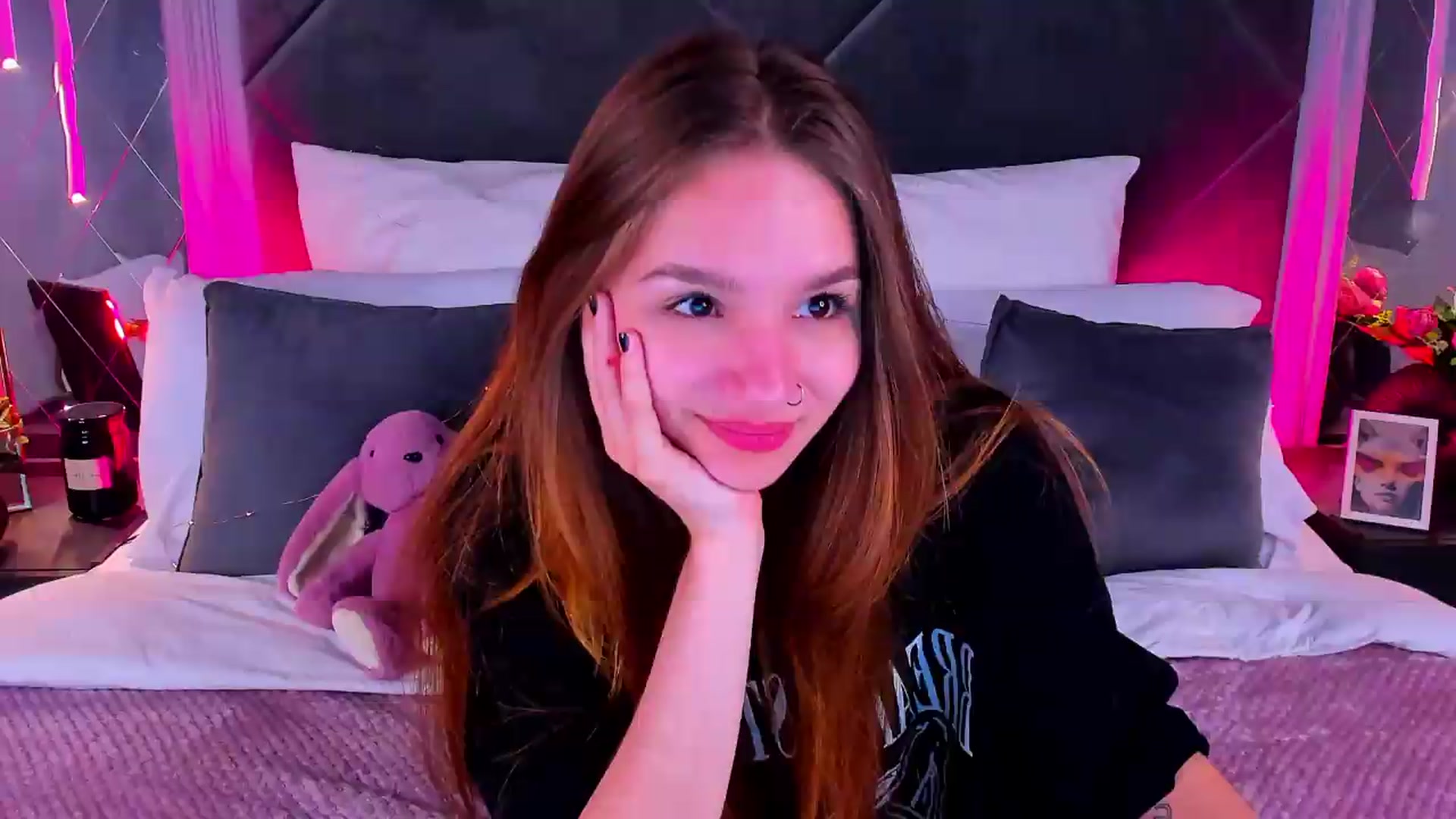 Gallery image thumbnail from Jessika18's myfreecams stream on, 05/22/2026, 16:41 image 9 of 20