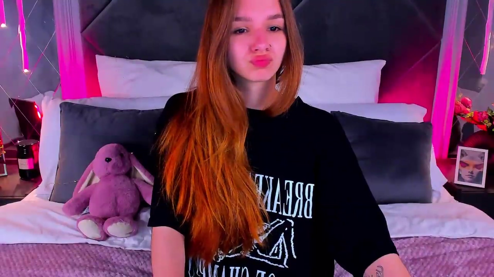 Gallery image thumbnail from Jessika18's myfreecams stream on, 05/22/2026, 18:42 image 2 of 20