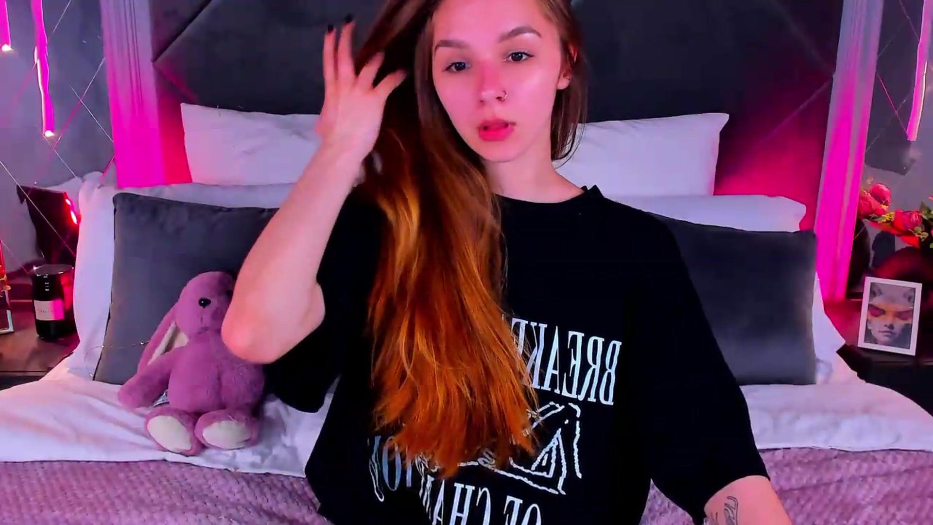 Gallery image thumbnail from Jessika18's myfreecams stream on, 05/22/2026, 18:42 image 3 of 20