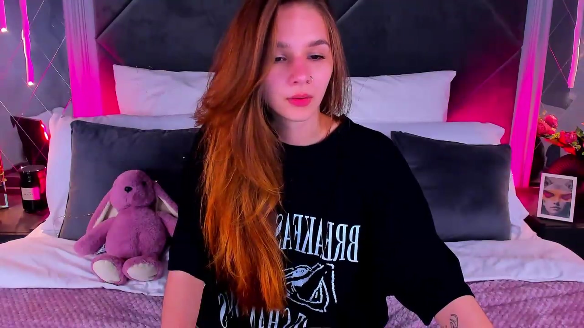 Gallery image thumbnail from Jessika18's myfreecams stream on, 05/22/2026, 18:42 image 6 of 20