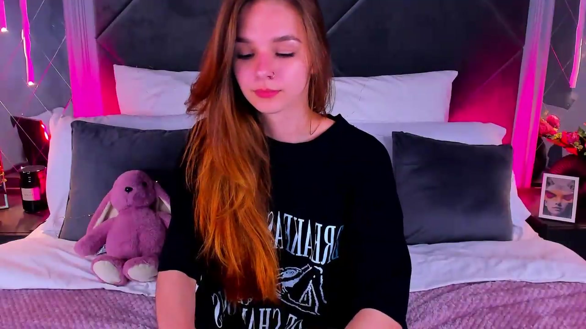 Gallery image thumbnail from Jessika18's myfreecams stream on, 05/22/2026, 18:42 image 5 of 20