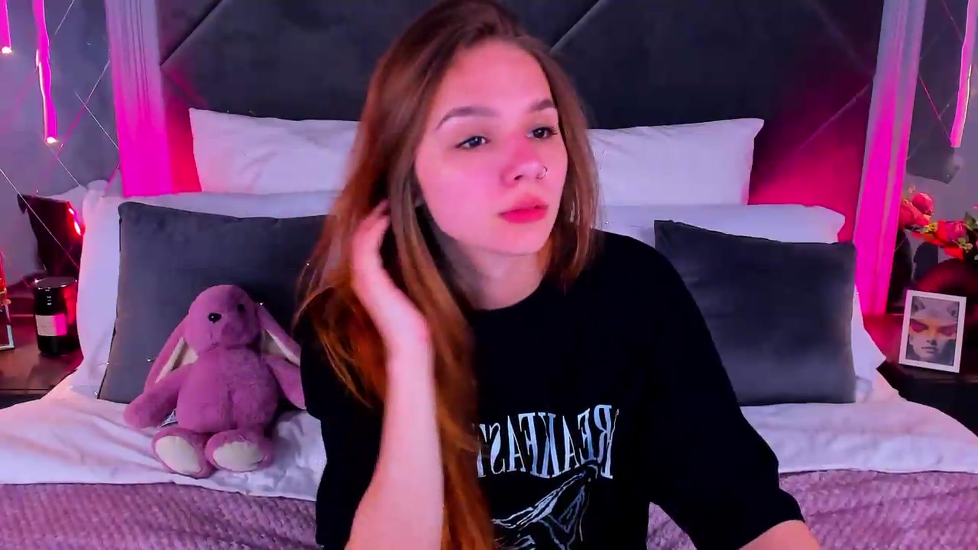 Gallery image thumbnail from Jessika18's myfreecams stream on, 05/22/2026, 18:42 image 14 of 20