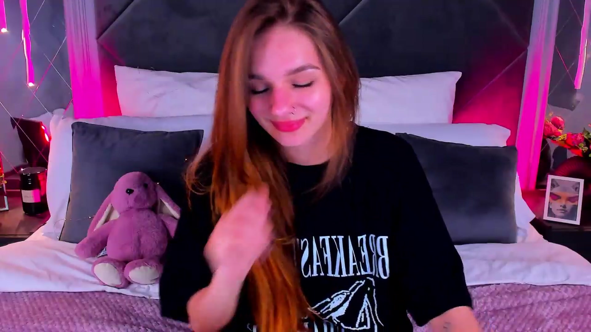 Gallery image thumbnail from Jessika18's myfreecams stream on, 05/22/2026, 18:42 image 19 of 20