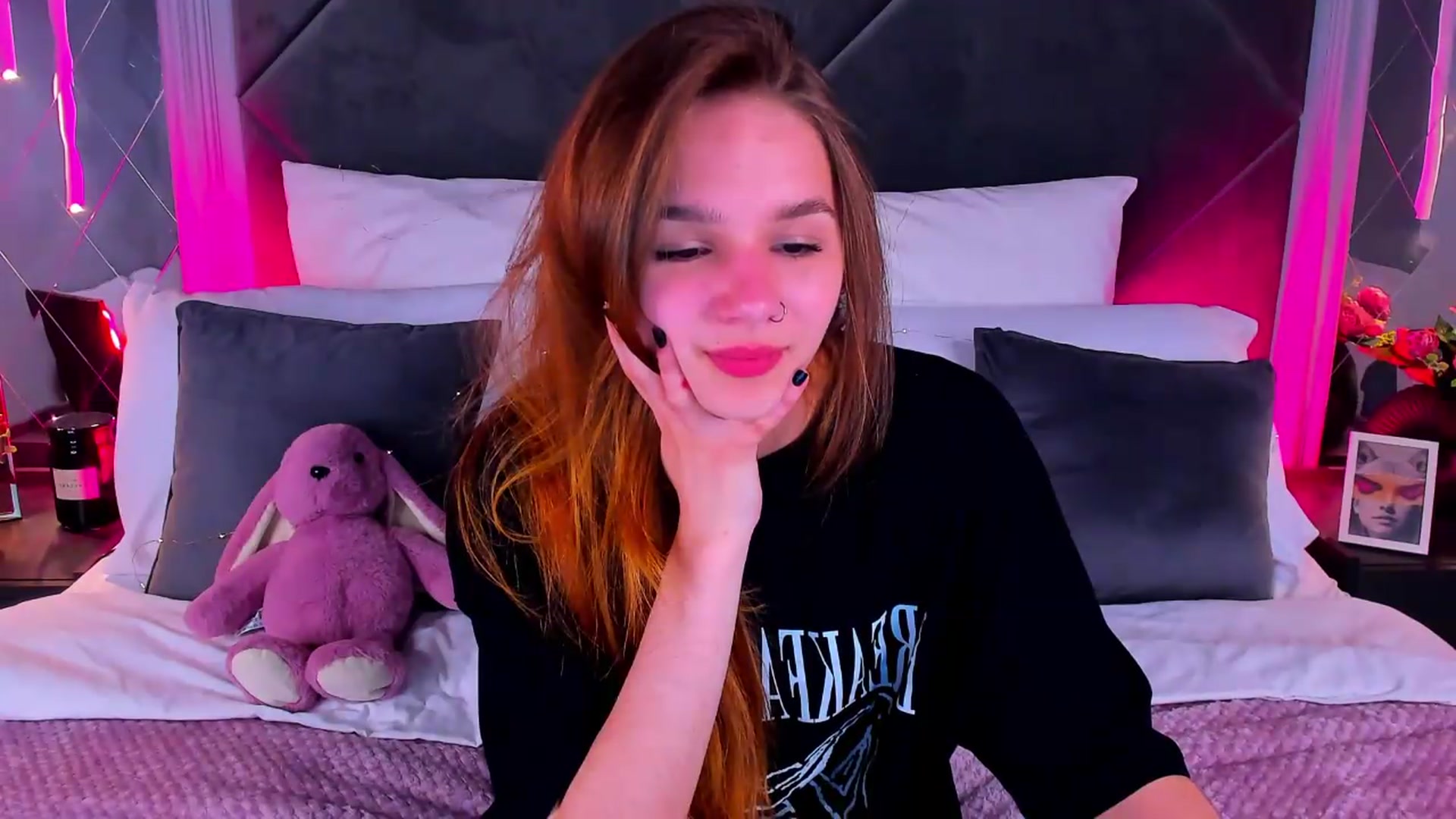 Gallery image thumbnail from Jessika18's myfreecams stream on, 05/22/2026, 18:42 image 17 of 20