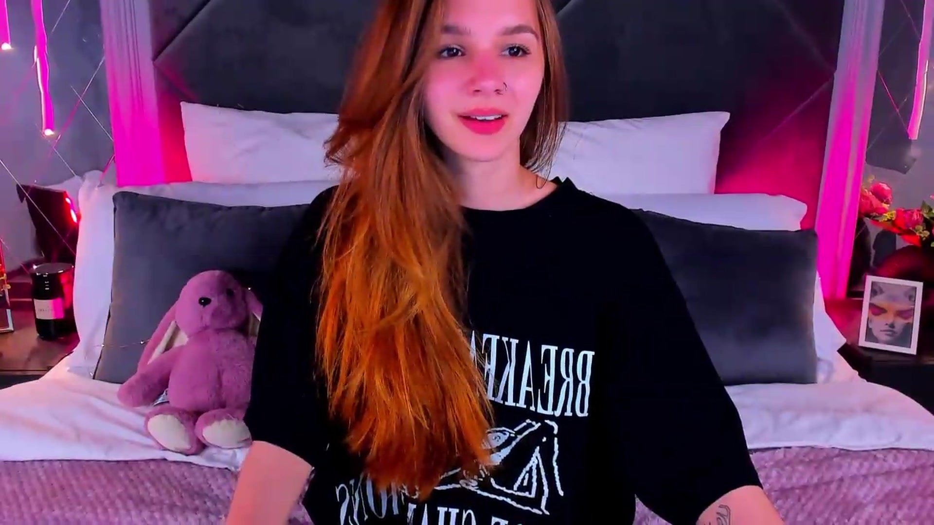 Gallery image thumbnail from Jessika18's myfreecams stream on, 05/22/2026, 18:42 image 4 of 20