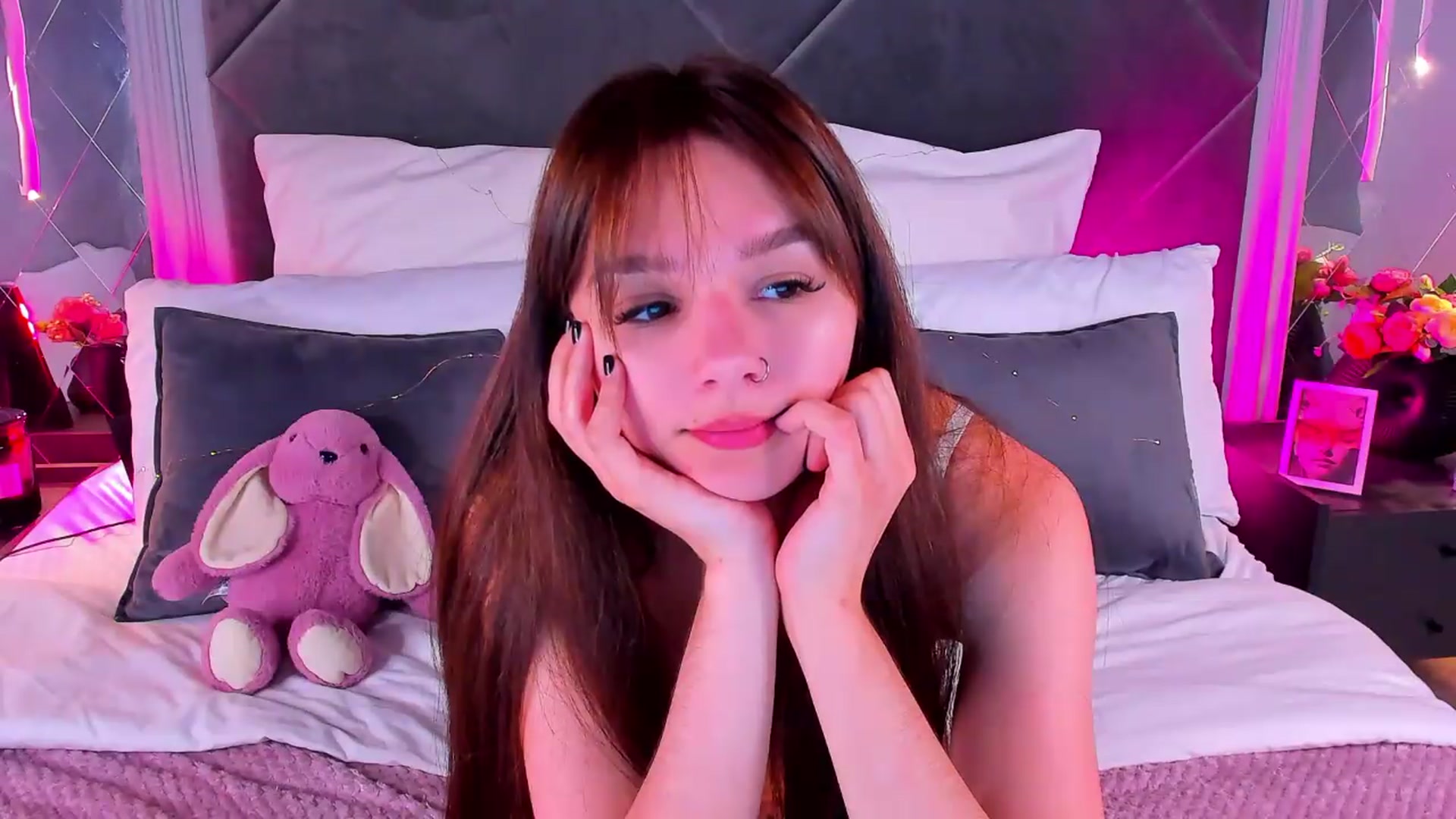 Gallery image thumbnail from Jessika18's myfreecams stream on, 06/10/2026, 08:34 image 18 of 20