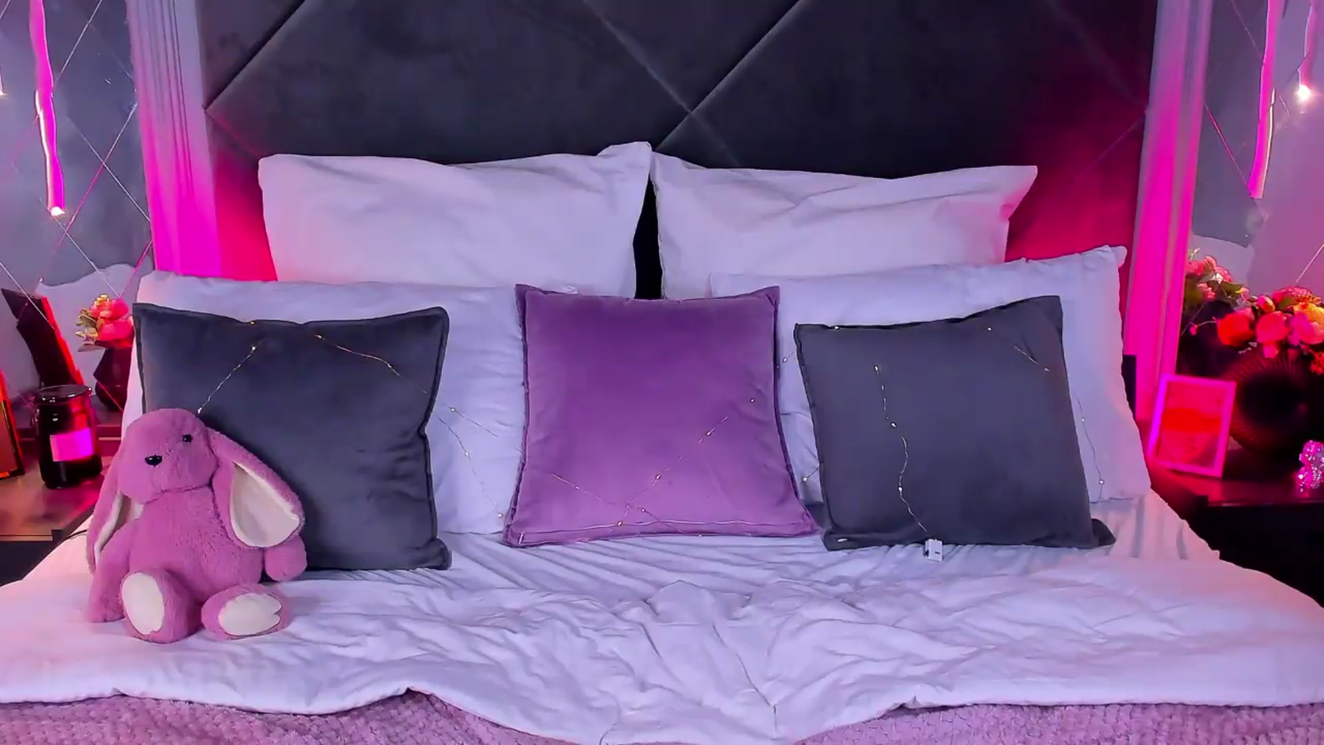 Gallery image thumbnail from Jessika18's myfreecams stream on, 06/12/2026, 09:01 image 14 of 20