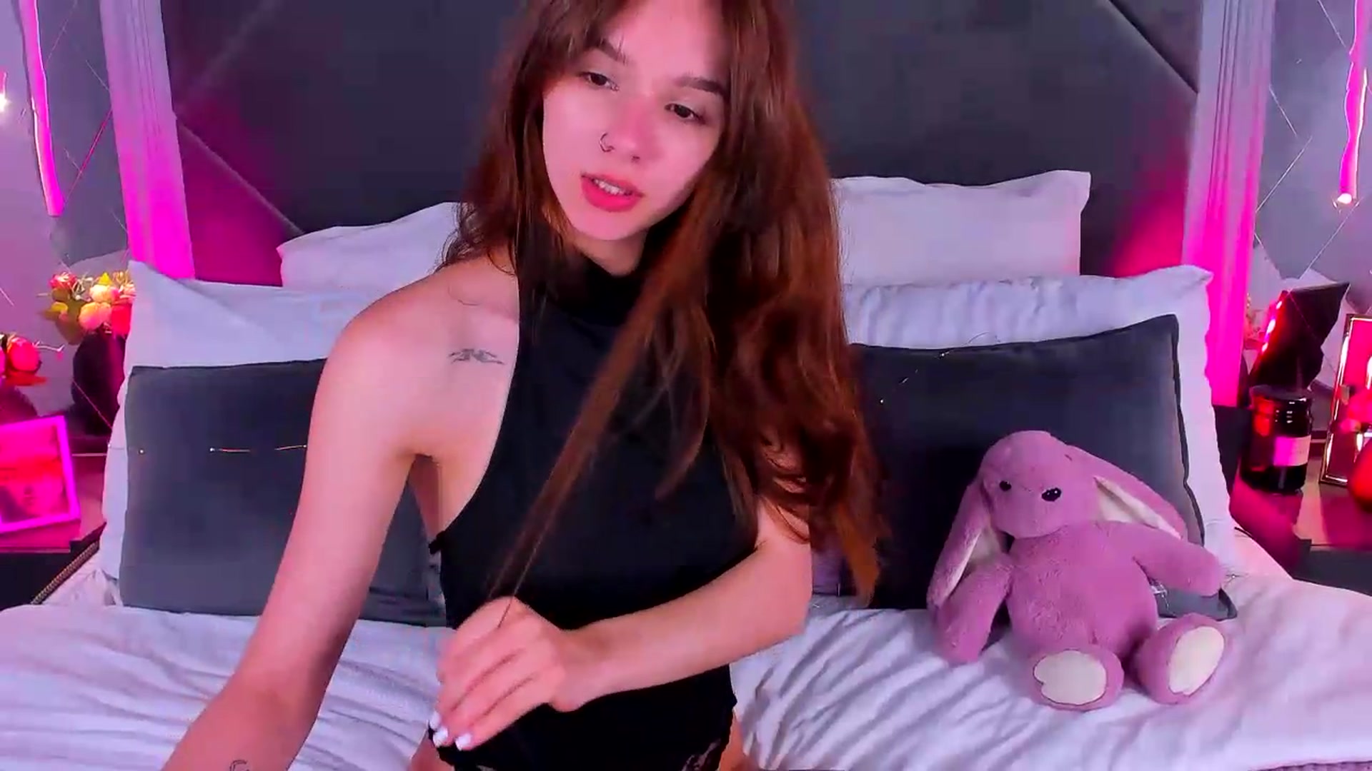 Gallery image thumbnail from Jessika18's myfreecams stream on, 06/19/2026, 19:04 image 2 of 20