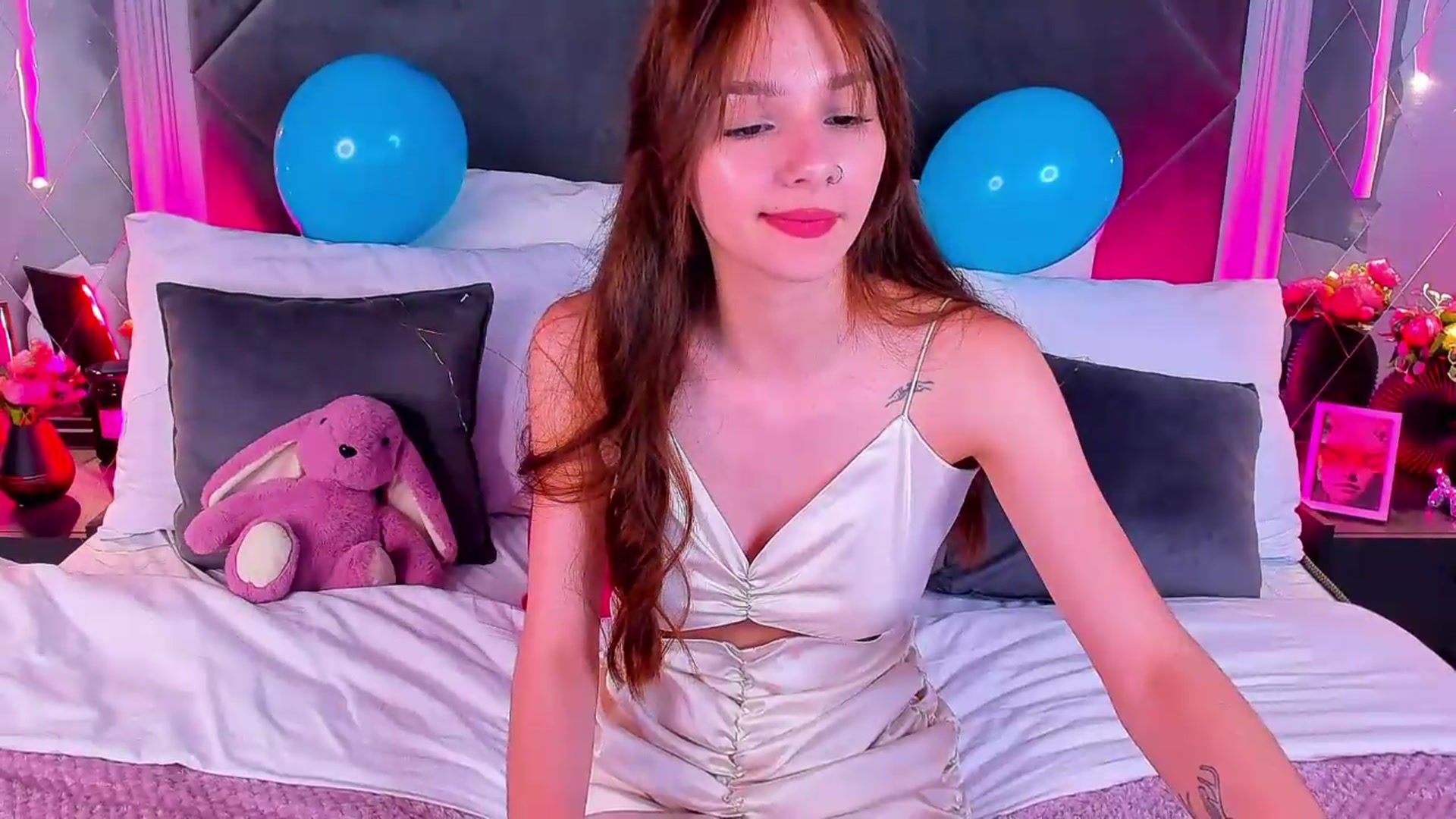 Gallery image thumbnail from Jessika18's myfreecams stream on, 06/26/2026, 08:33 image 3 of 20