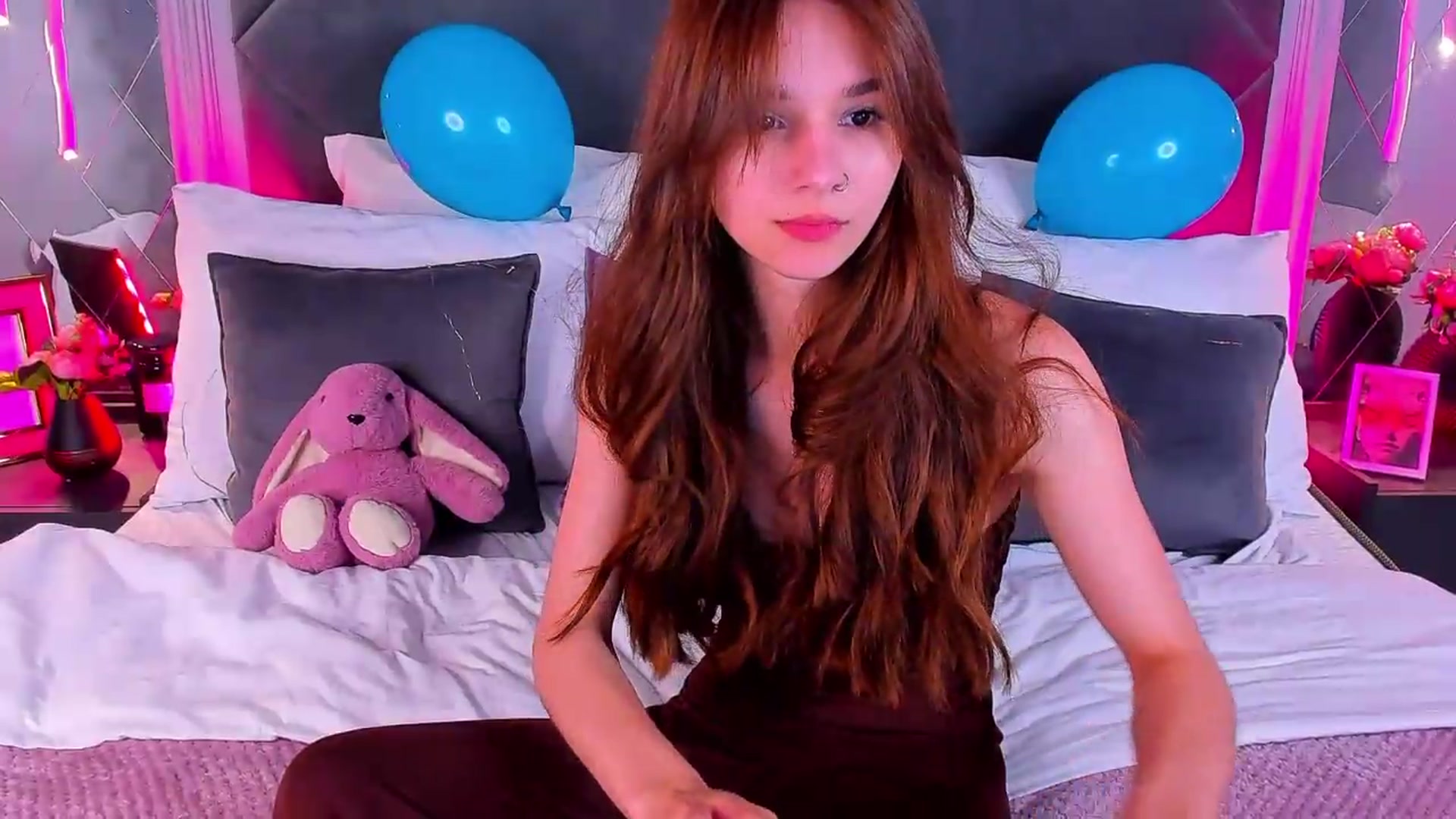 Gallery image thumbnail from Jessika18's myfreecams stream on, 06/26/2026, 12:01 image 4 of 20