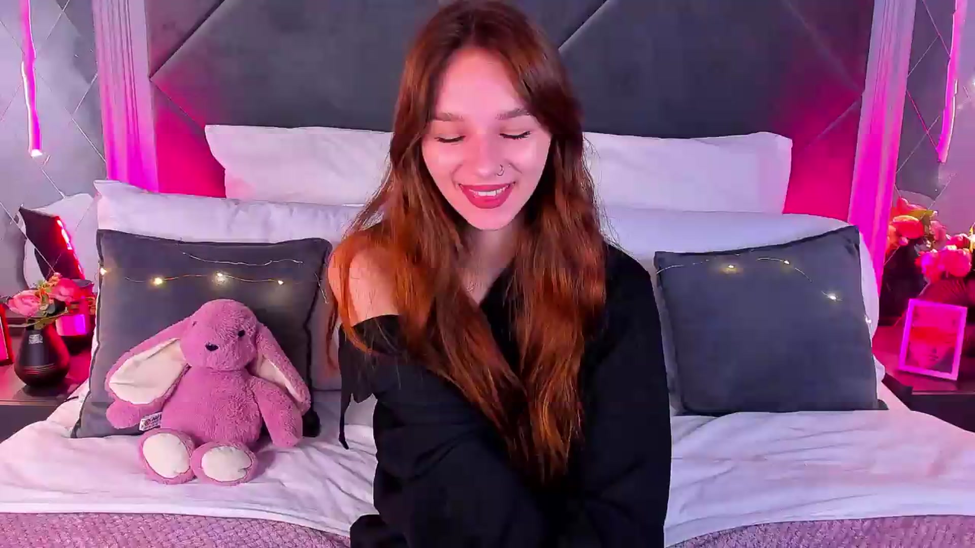 Gallery image thumbnail from Jessika18's myfreecams stream on, 07/07/2026, 08:16 image 6 of 20